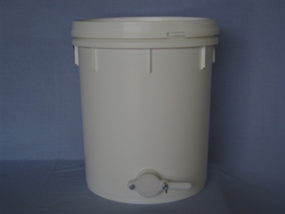 34 kg Bucket with gate